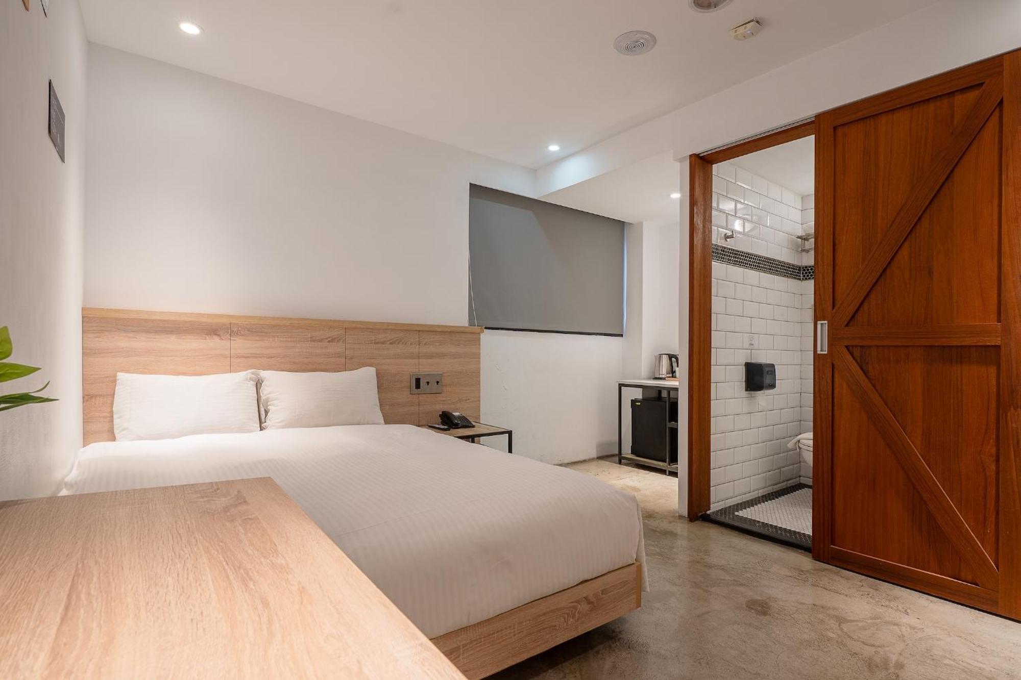 Chase Hotel Тайджун Екстериор снимка