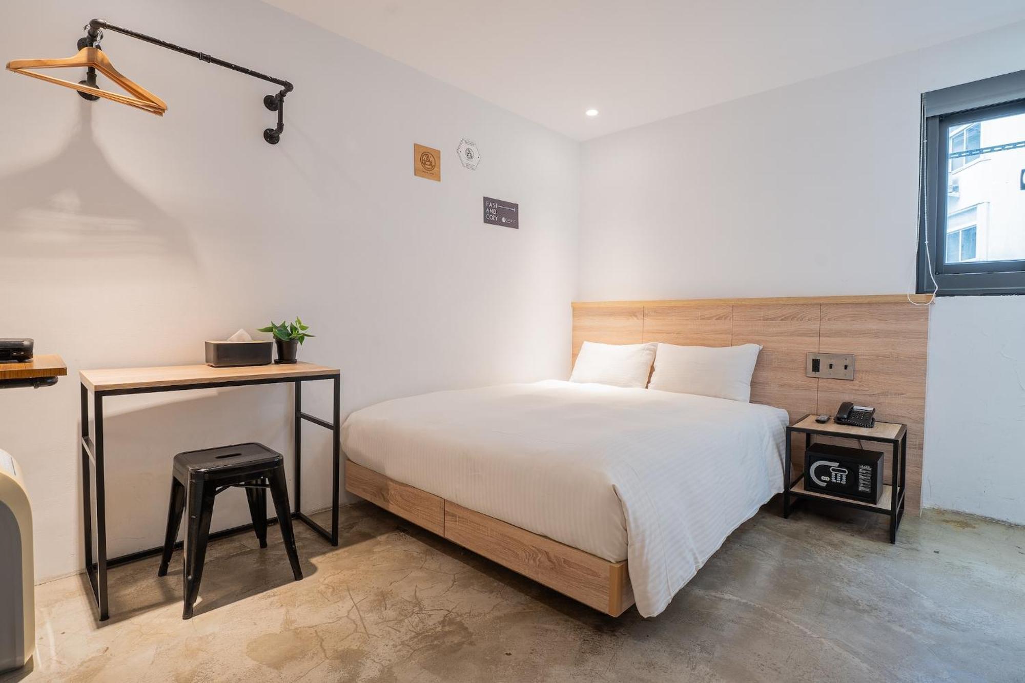 Chase Hotel Тайджун Екстериор снимка