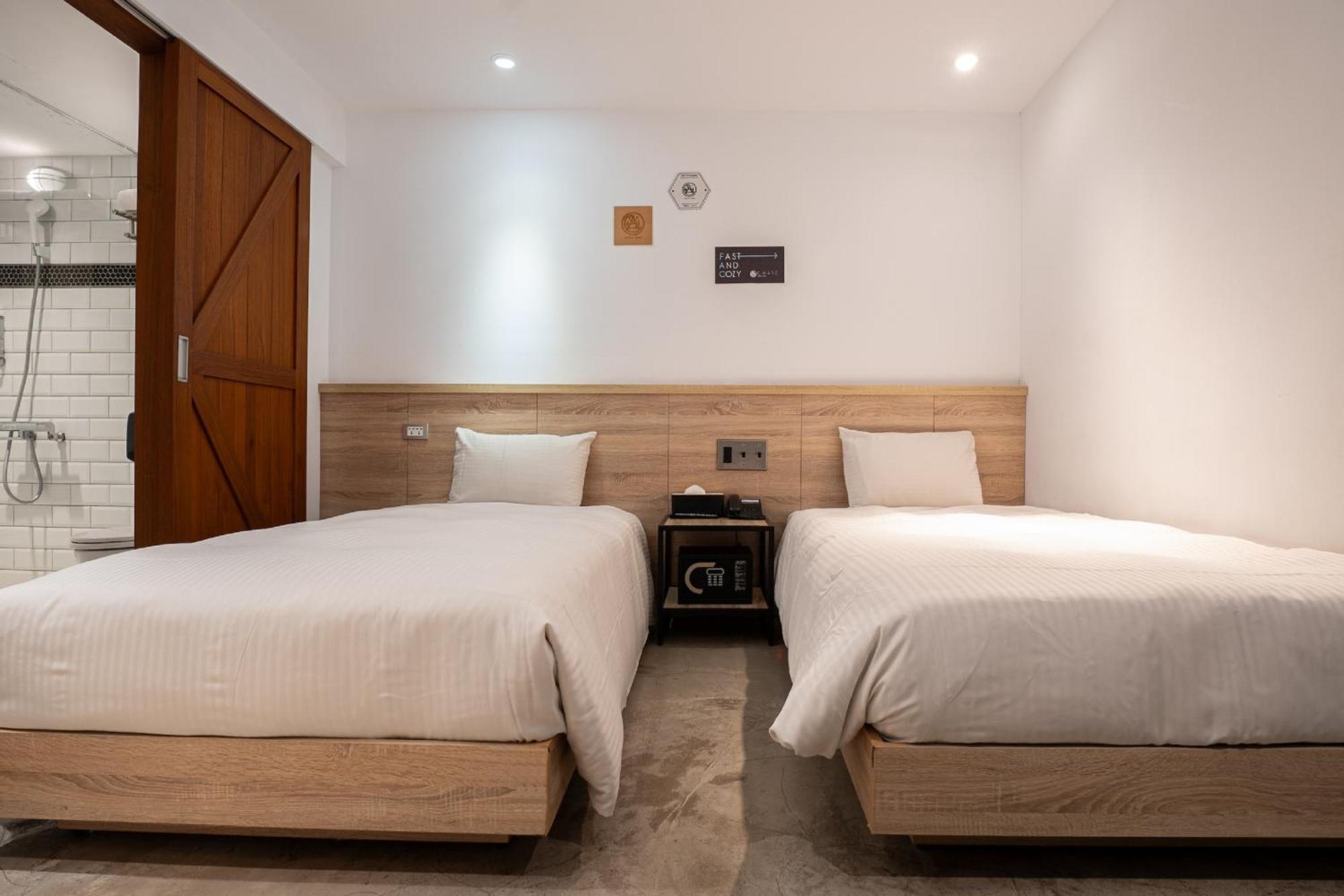 Chase Hotel Тайджун Екстериор снимка