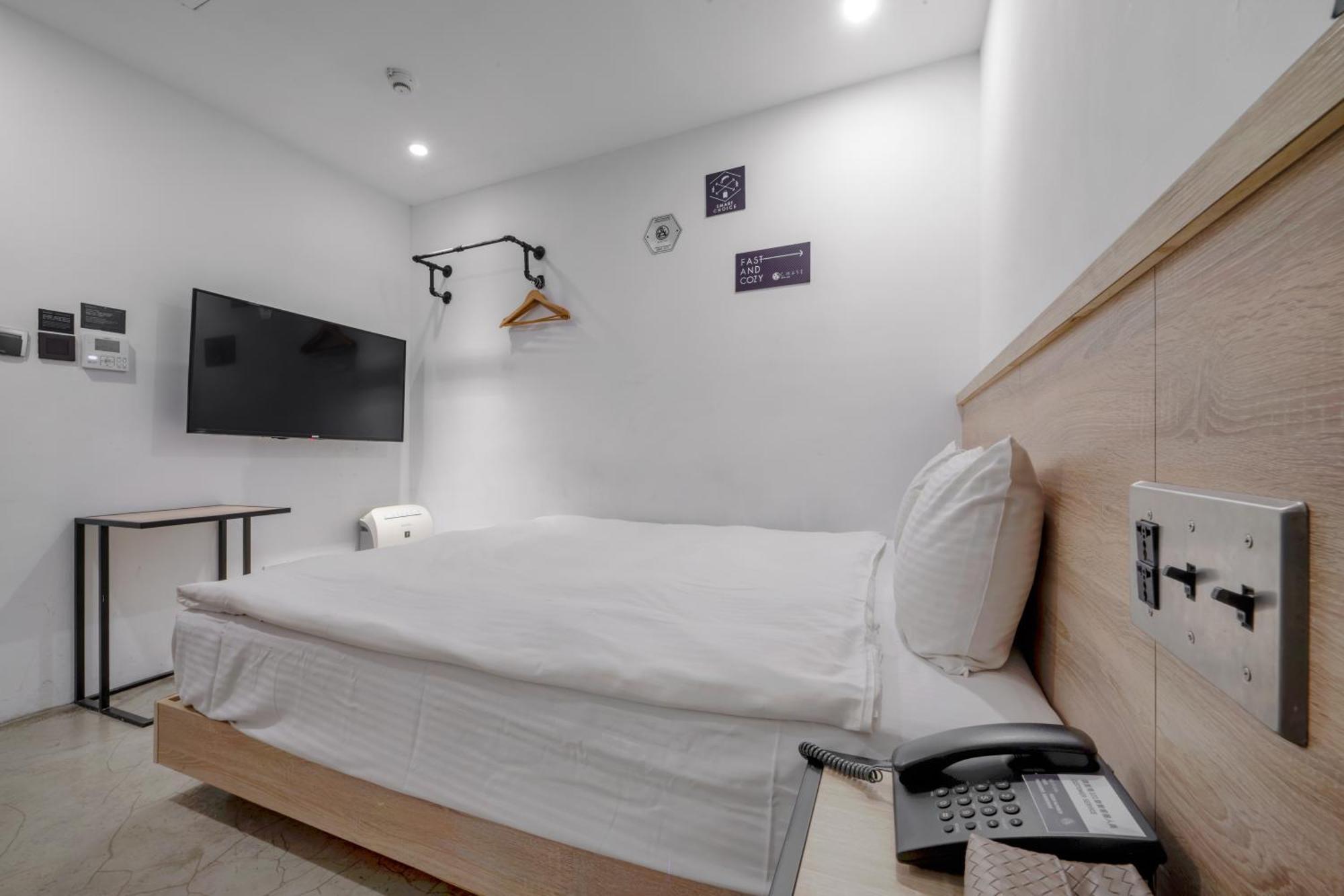 Chase Hotel Тайджун Екстериор снимка
