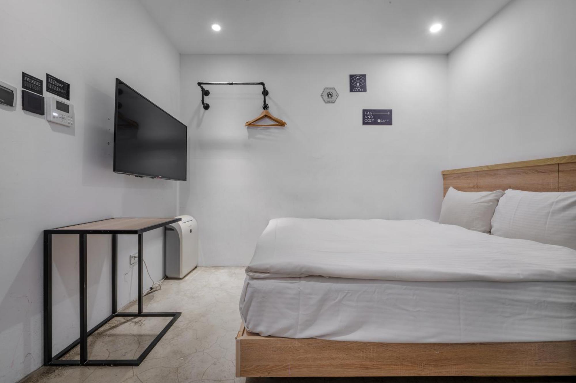 Chase Hotel Тайджун Екстериор снимка